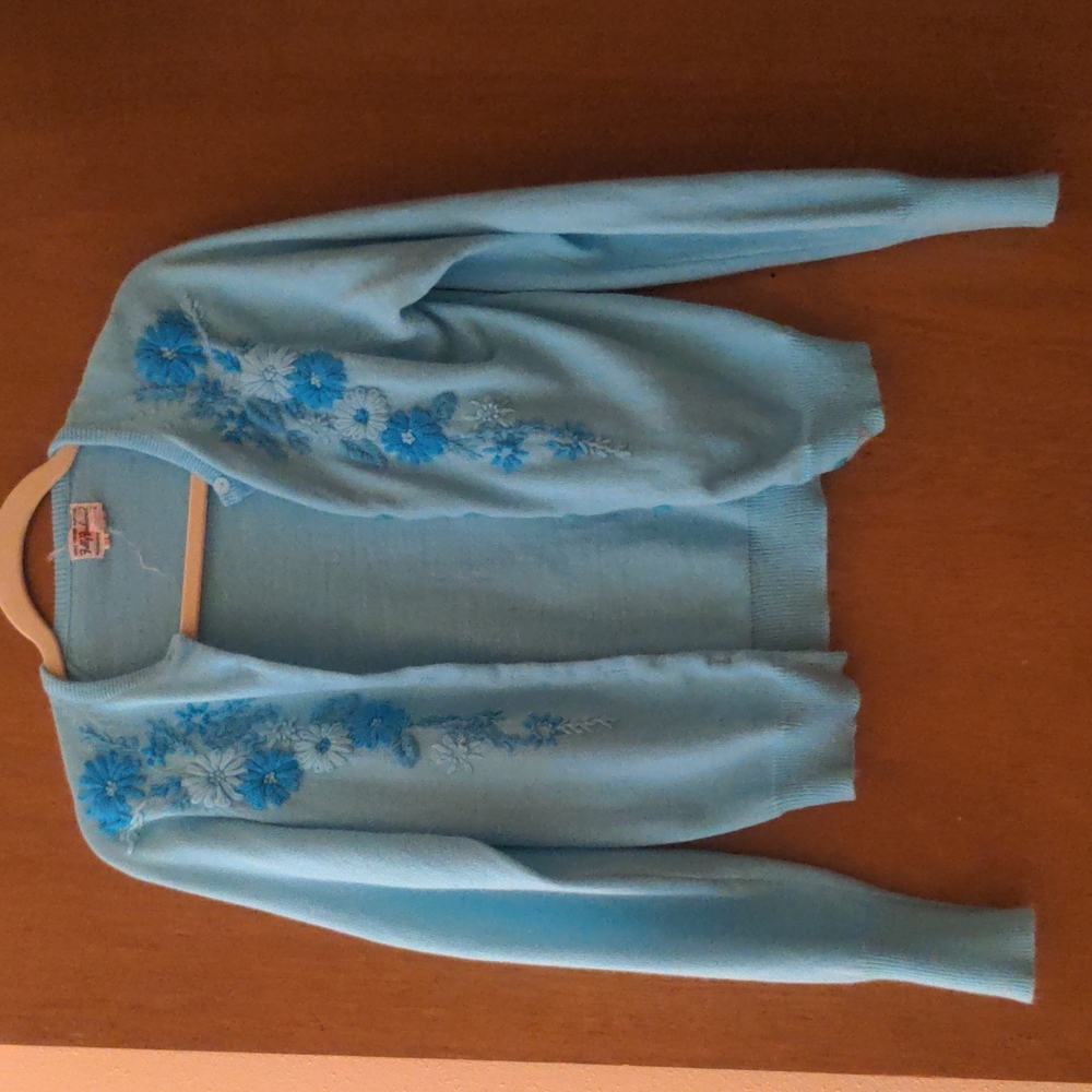 Stunning Vintage Cardigan!